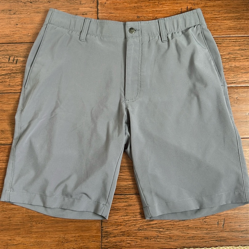 Callaway Gray Golf Shorts Men’s Size 32